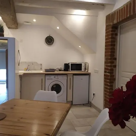Proche De Studio Dans Ancienne Ferme Homestay Vichy